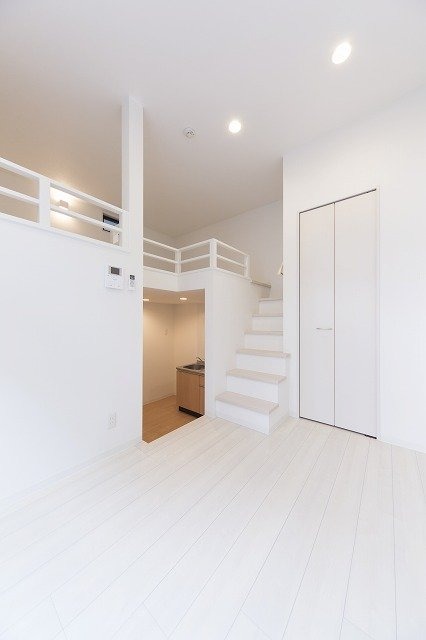 白基調のおしゃれな空間のお部屋