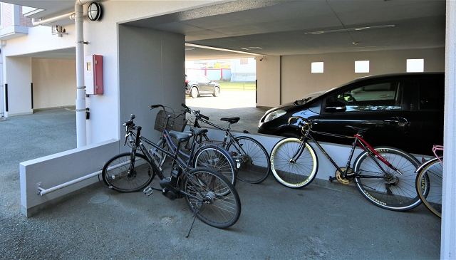 敷地内駐車場駐輪場あります