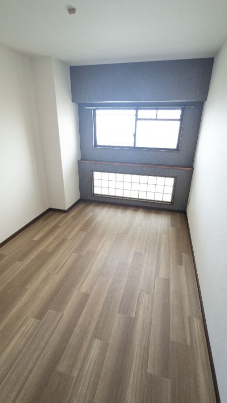 こちらは寝室にいかがでしょうか