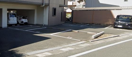 敷地内駐車場ございます