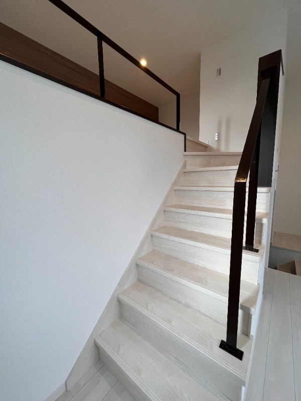 階段もおしゃれなデザイン