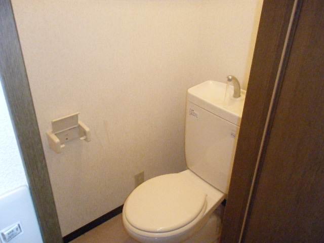 清潔感のあるトイレです