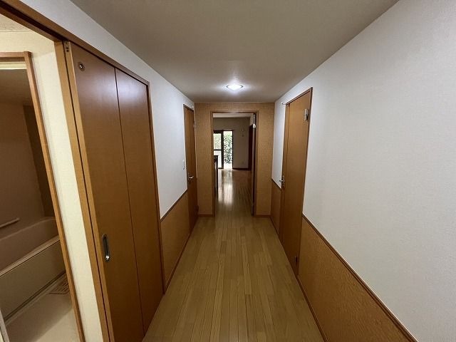 玄関からはこんな感じです