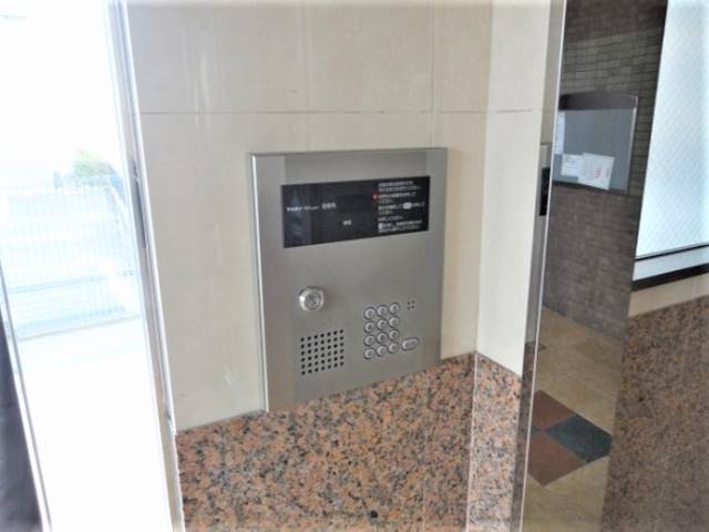 安心のオートロック付きです