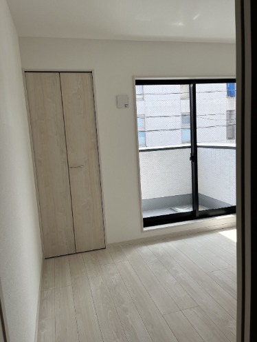 写真は別部屋です。