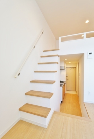 しっかりした階段で上り下りもラクラク