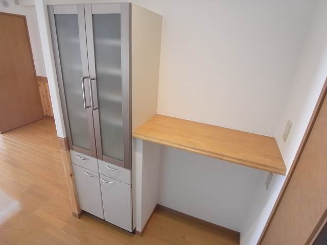 食器棚も便利ですね