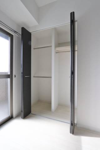 お洋服が多い方でも楽々収納できます