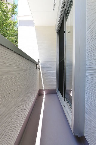 天気のいい日はこちらで洗濯物を干せます