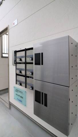 宅配ボックス完備。