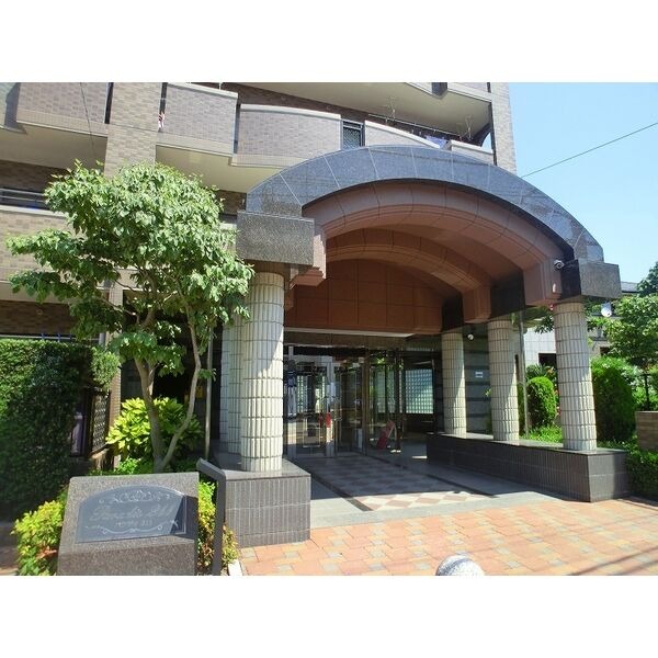 綺麗なエントランスです