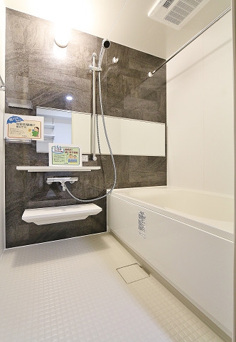 こちらはバスです