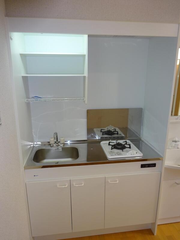 左上の収納棚も便利ですね