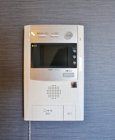 女性の方も安心のモニターフォン