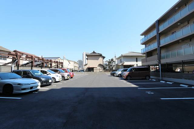 敷地内駐車場も完備です