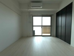 こちらは寝室にいかがでしょうか？？