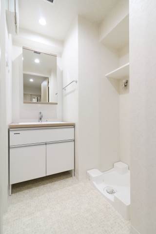 大きな独立洗面台完備です