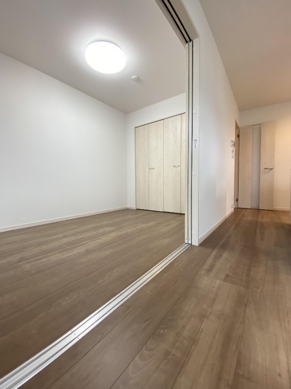 こちらは寝室にいかがでしょうか？