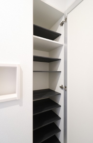 収納力たっぷりのシューズボックスです。