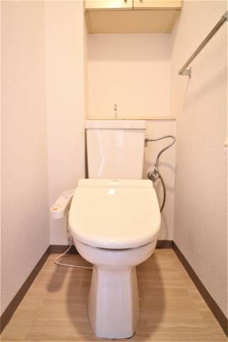 清潔感のあるトイレです