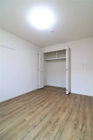 こちらは子供部屋でもよさそうです