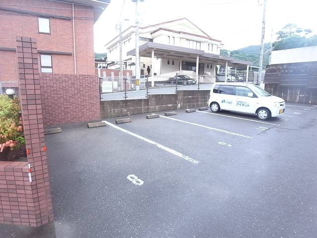 敷地内駐車場あります。