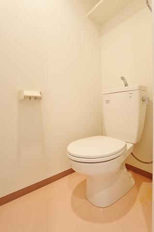 清潔感のあるトイレですね