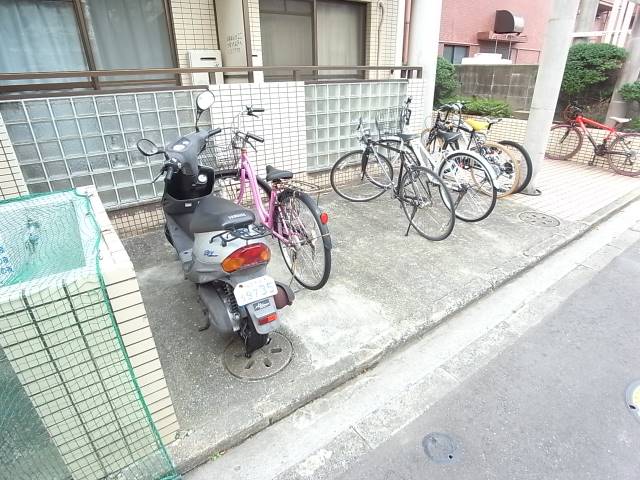 自転車置けます。