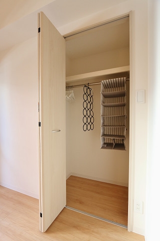 お洋服が多い方でも楽々収納できます