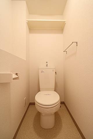 清潔感のあるトイレです。