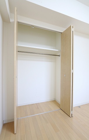 お洋服が多い方でも楽々収納できます