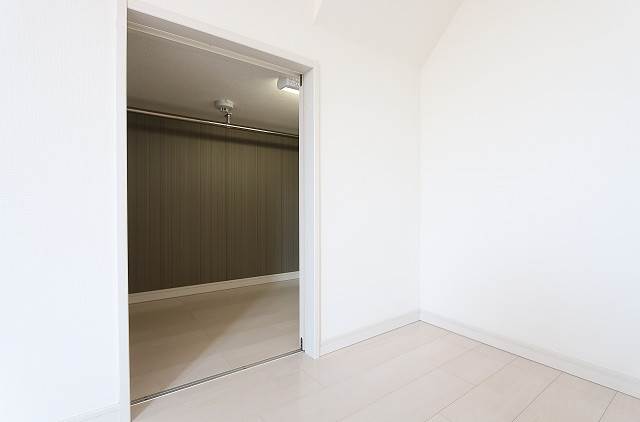 ロフトの他に収納スペースもしっかりあります