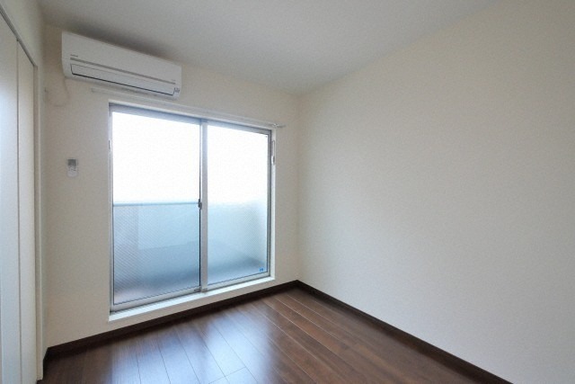 こちらは寝室にいかがでしょうか