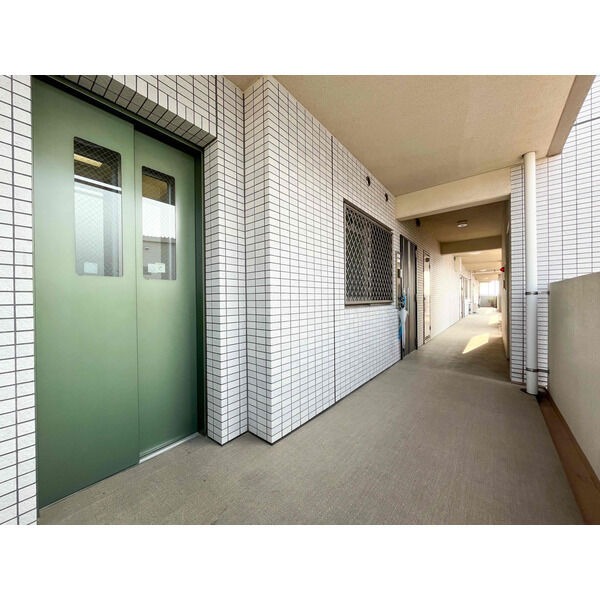 エレベーターもあるので荷物が多くても楽ちんです