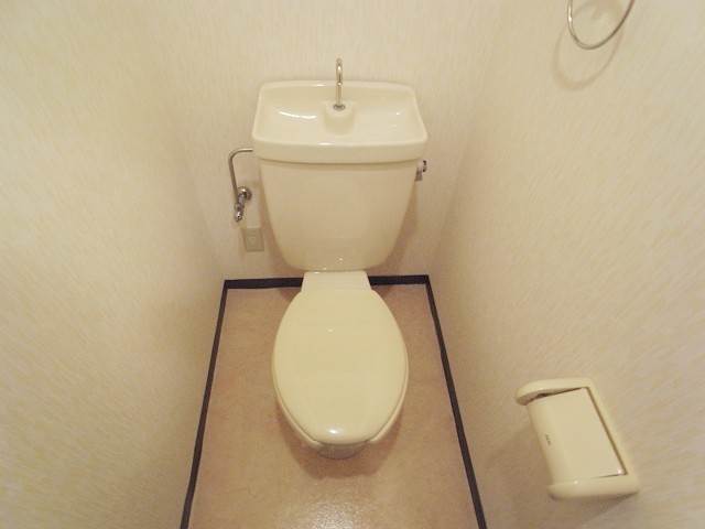 清潔感のあるトイレです