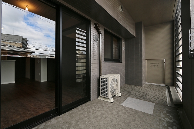 広々バルコニーで家庭菜園もできますね