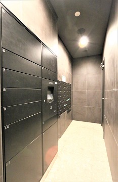 あると嬉しい宅配ボックス付きです