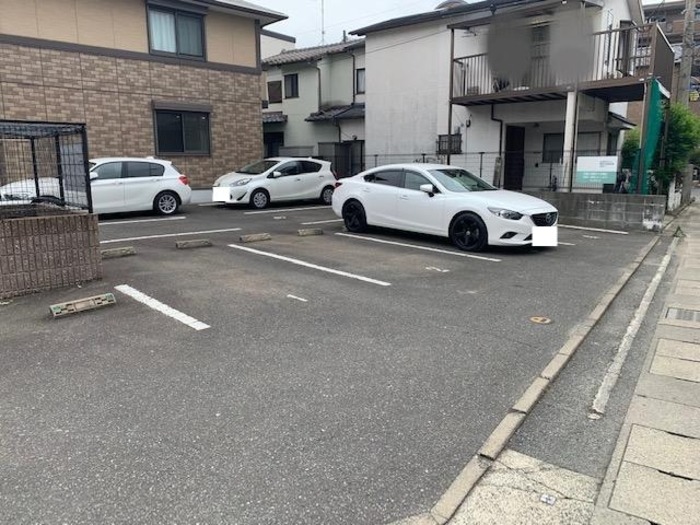 敷地内駐車場もあり