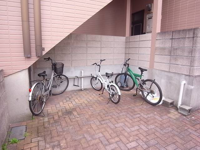 自転車置けます。