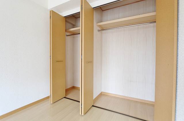 各部屋に収納があるので荷物の多い方も安心