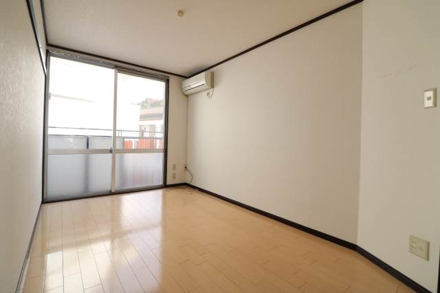 広々としたお部屋です。