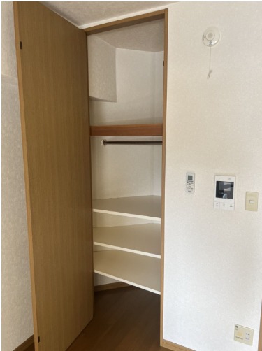 お荷物はこちらへ。