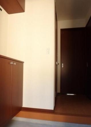 玄関も充分な広さです