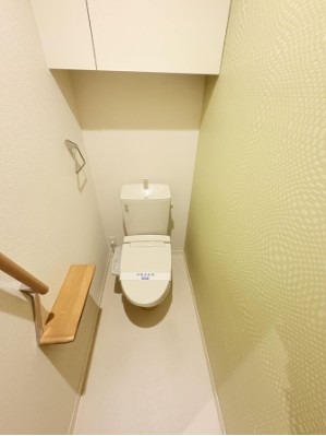 ウォシュレット完備。