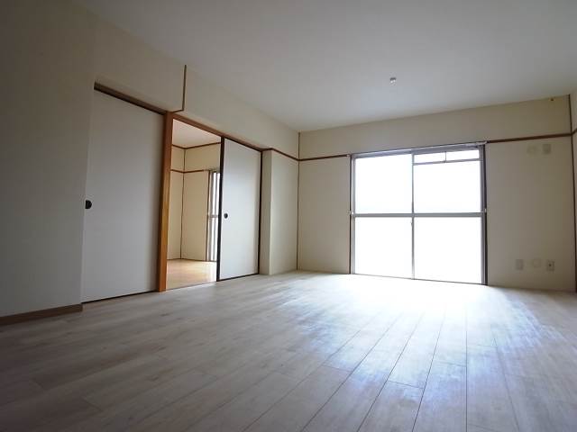 家具の配置がしやすいお部屋です。
