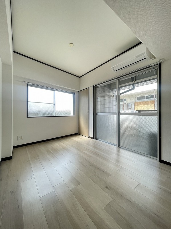 光がしっかり差し込むお部屋です