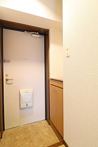 玄関はこんな感じです。