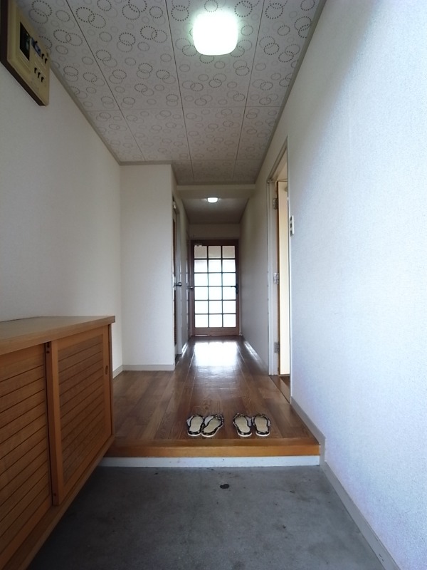 玄関からはこんな感じです
