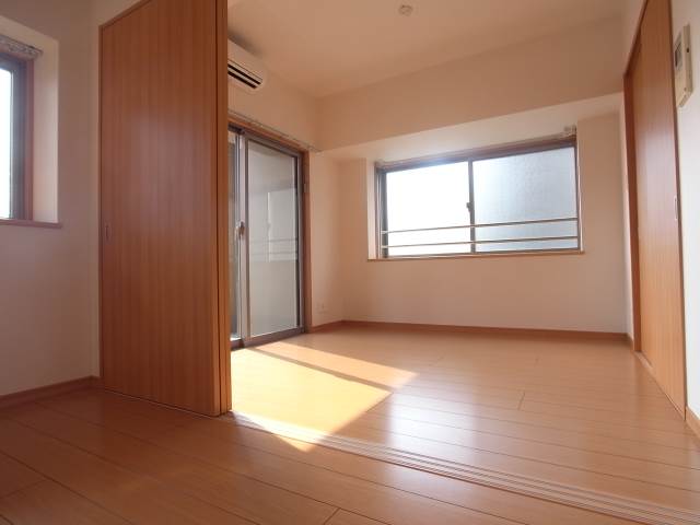 日当たりの良い明るいお部屋です。