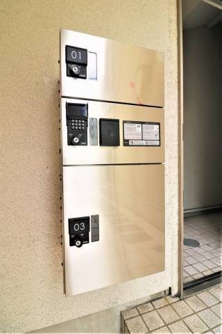 忙しい方に嬉しい宅配ボックス付きです